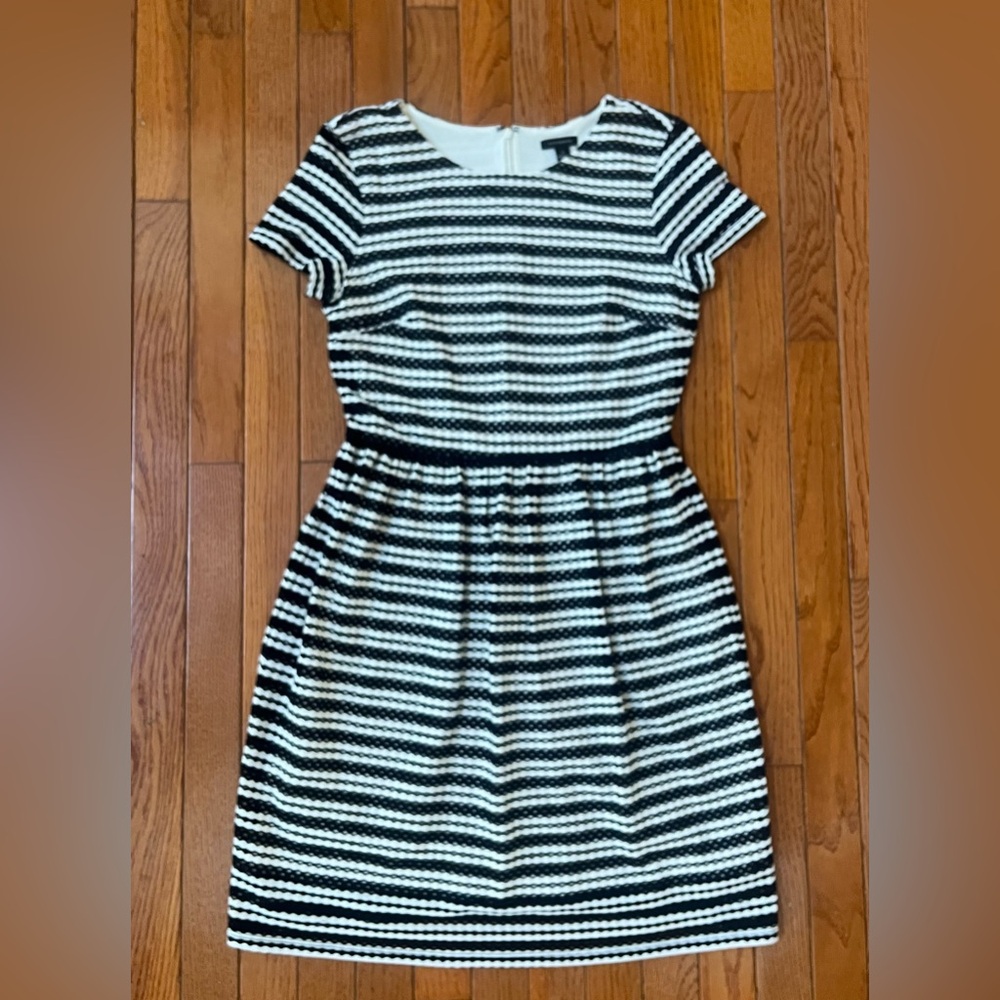 Ann Taylor Stripe Knit Eyelet Dress Sz 0